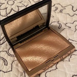 ABH x Amrezy Highlighter